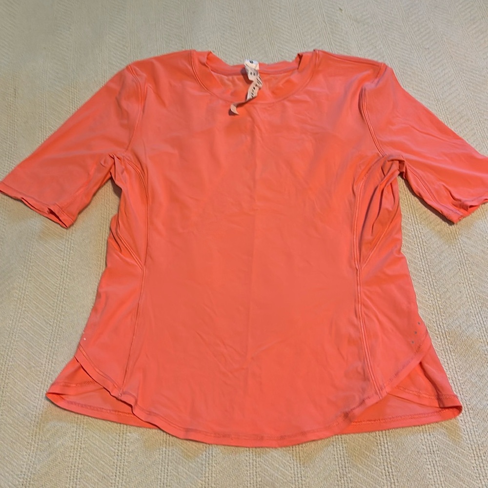 Lululemon top with fluttery back